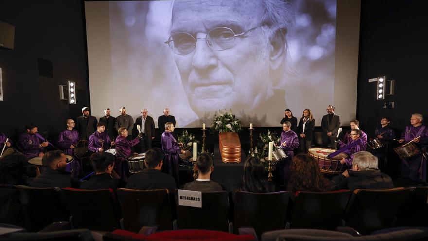 Tambores de Calanda para despedir a Carlos Saura