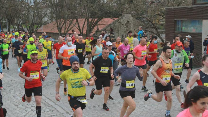 El atletismo volvió a inundar las vías ourensanas