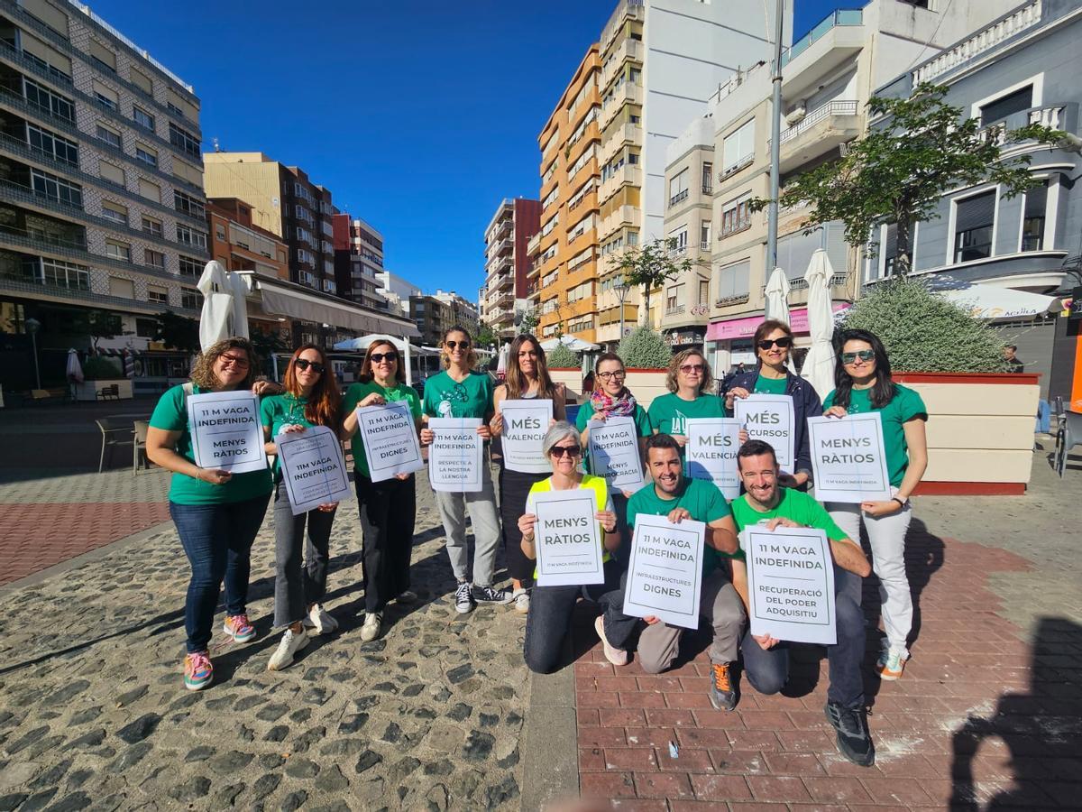 Los docentes de Tavernes de la Valldigna toman las calles