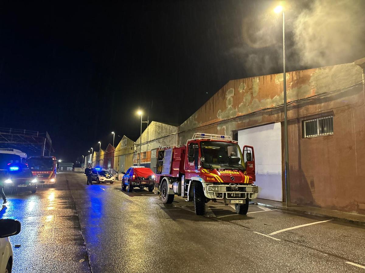Galería de imágenes: Incendio industrial en Benicarló