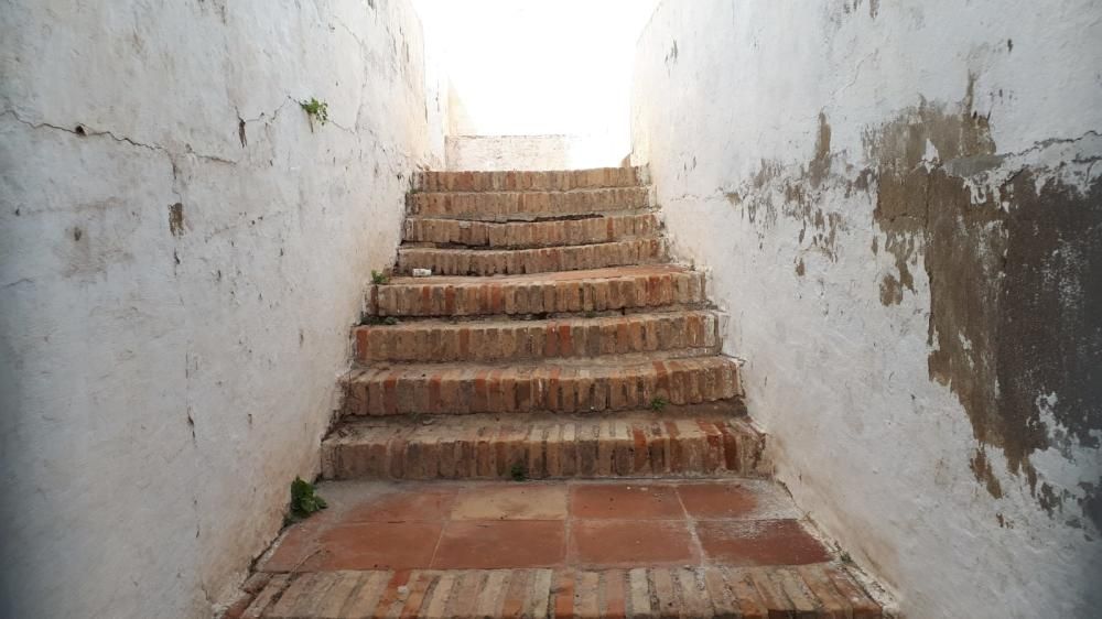 Degradación y abandono en les Coves de Paterna