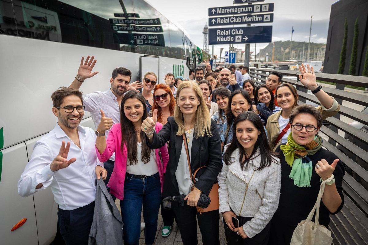 Barcelona Global ha convocado el quinto Barcelona MBA Day en el que 500 alumnos de MBA han visitado diferentes empresas catalanas y han finalizado en el America's Cup Experience.