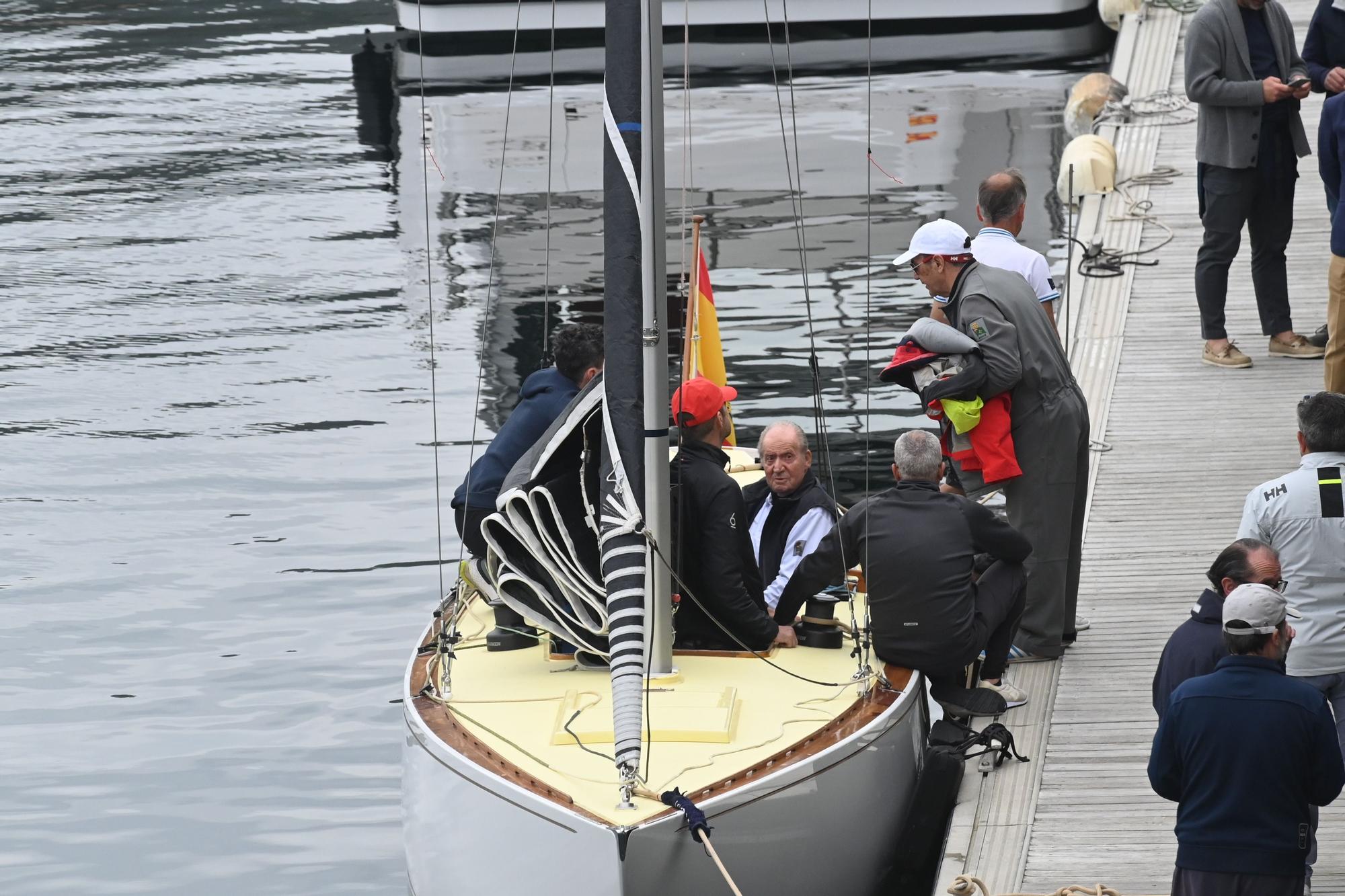 El rey emérito, Juan Carlos I, ya navega por aguas de Sanxenxo