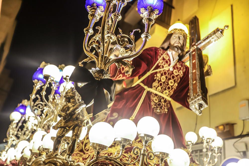 Nuestro Padre Jesús de la Caída lució símbolos de luto por el fallecimiento de María Dolores Castejón, Porta Guión de este año que falleció recientemente