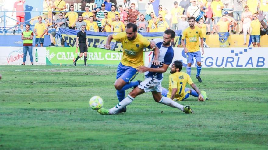 El delantero del Orihuela Antonio, durante esta temporada.