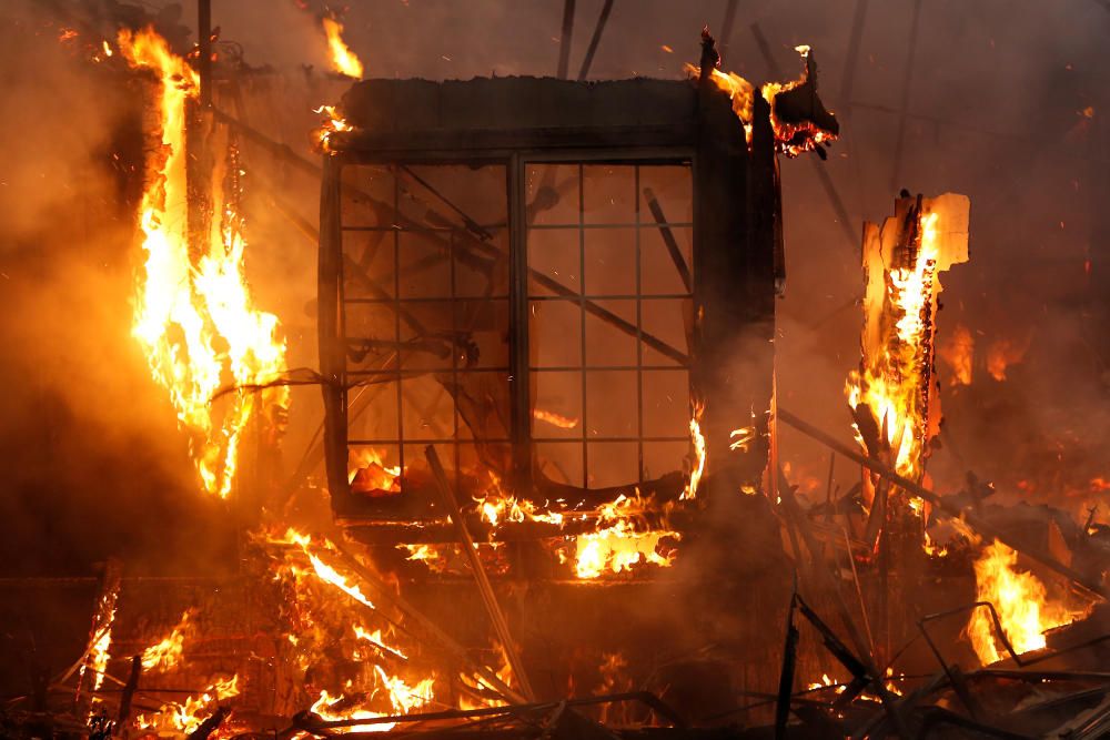 Varios incendios forestales dejan 10 muertos en California