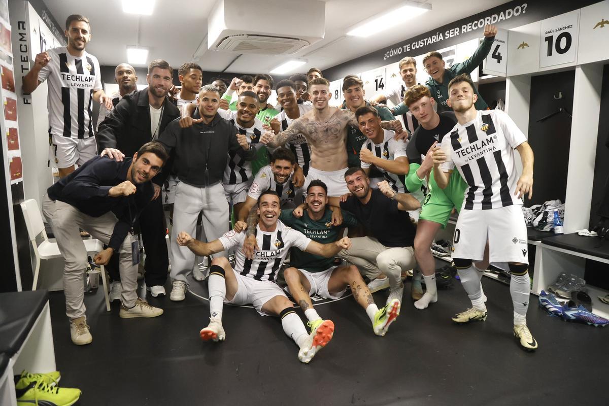 Celebración de la victoria del Castellón ante el Granada B.