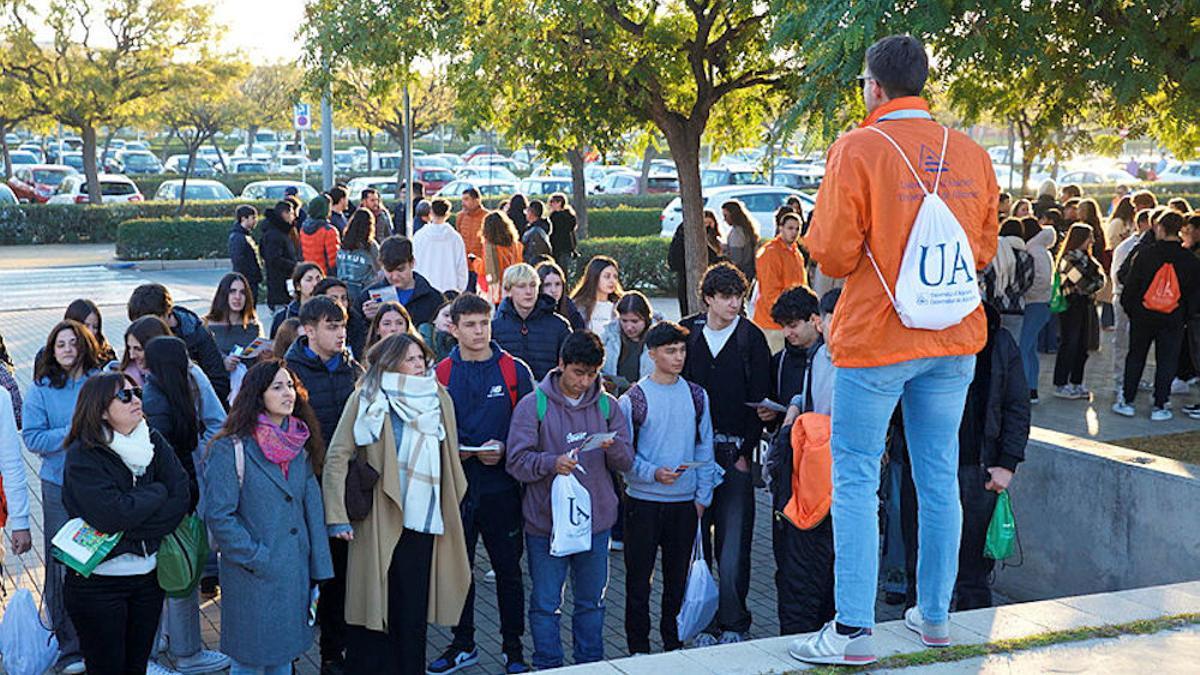 La Universidad de Alicante desarrolla un completo programa de visitas.