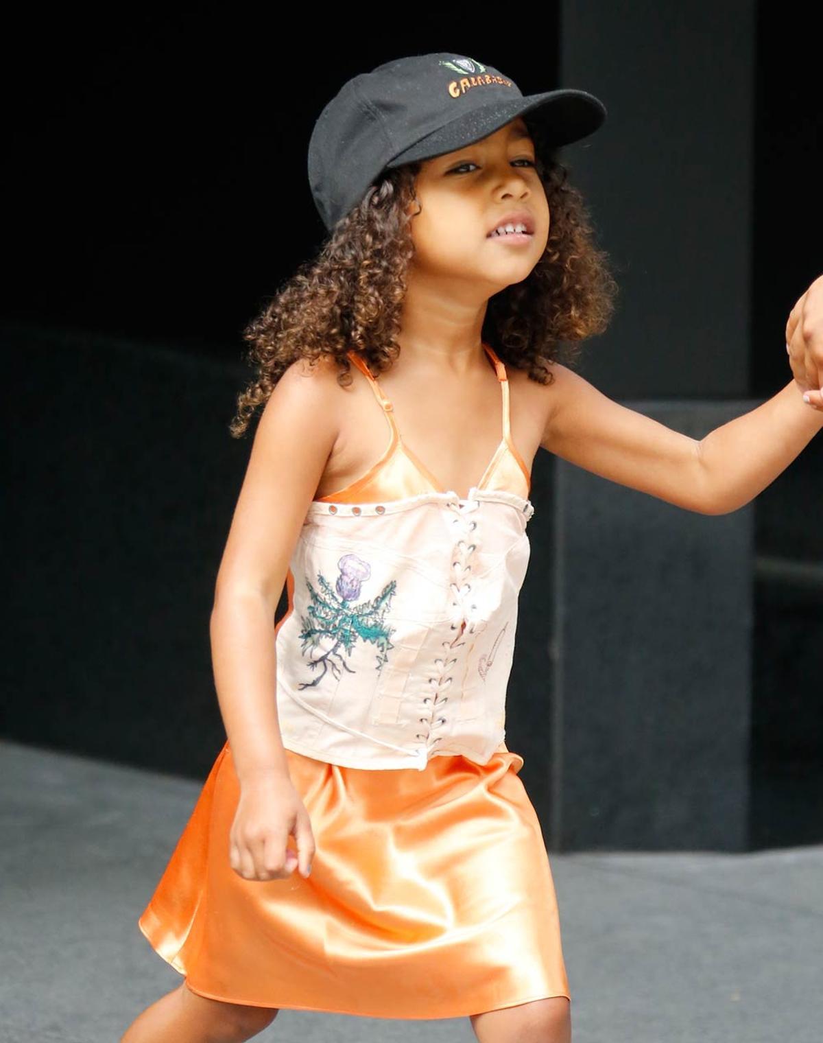 North West decora sus zapatillas