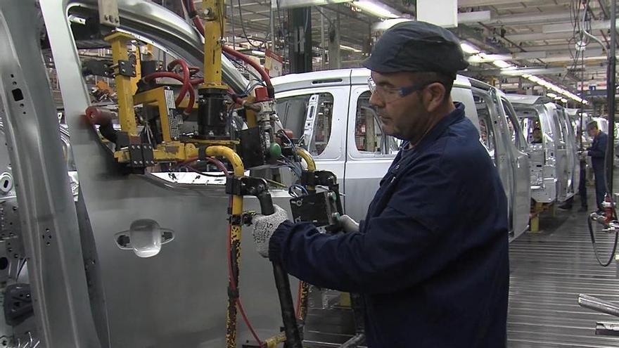 Stellantis Vigo busca 300 operarios de producción sin experiencia previa obligatoria