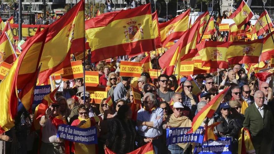 Los manifestantes en Madrid presionan a Rajoy para que encarcele a Puigemont