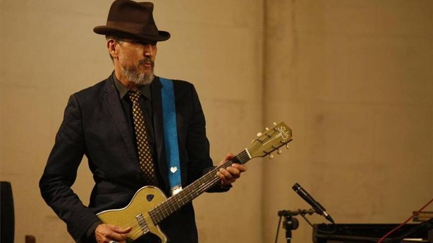 Howe Gelb presenta en la Magdalena su último disco