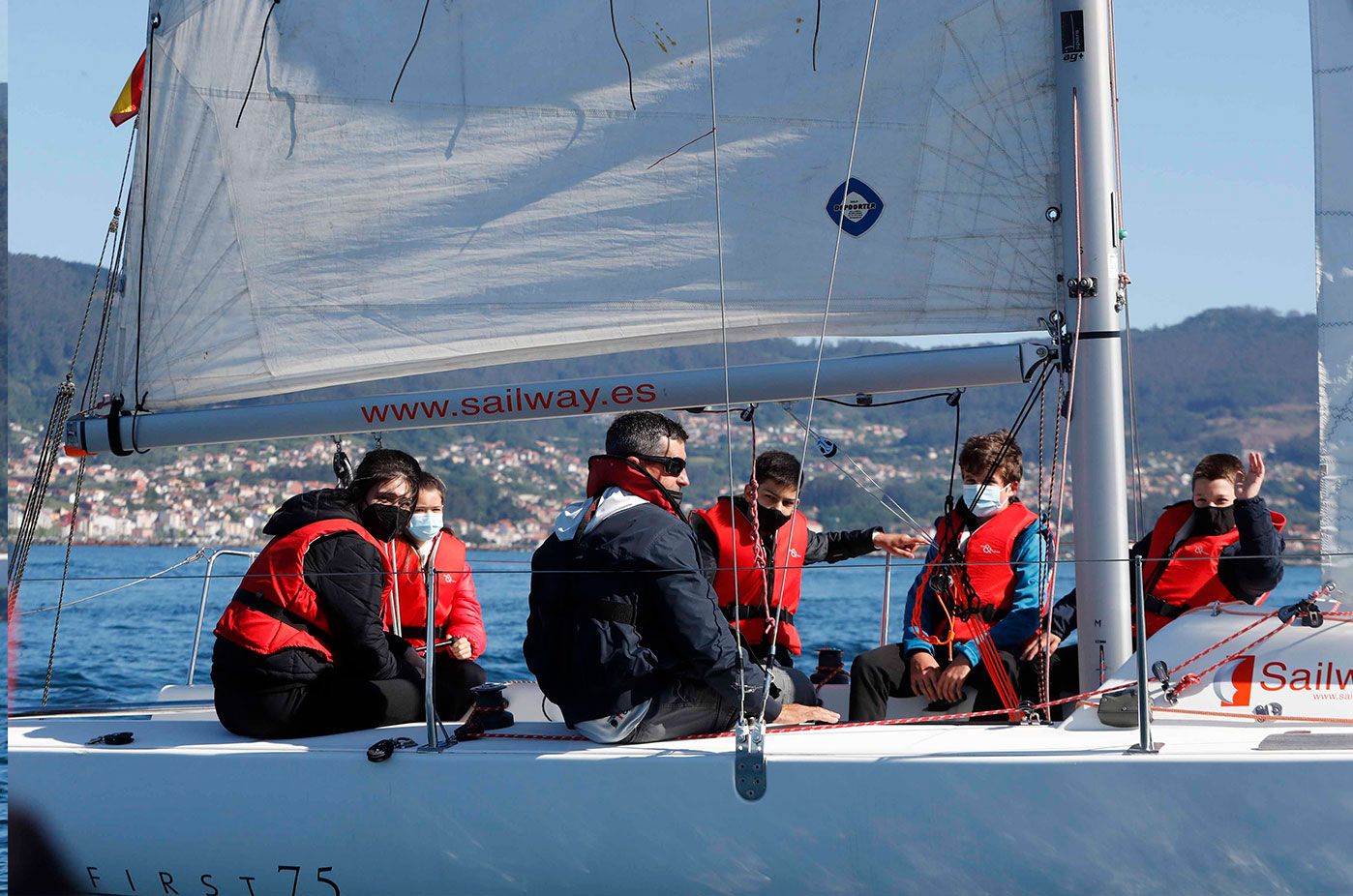 Aulas sobre el agua y libros de viento en la Ría de Vigo