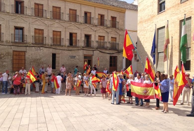 Concentraciones en Córdoba y en varios puntos de la provincia en defensa de España.