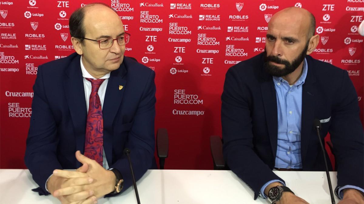 Monchi, durante la rueda de prensa de su adiós junto al presidente José Castro