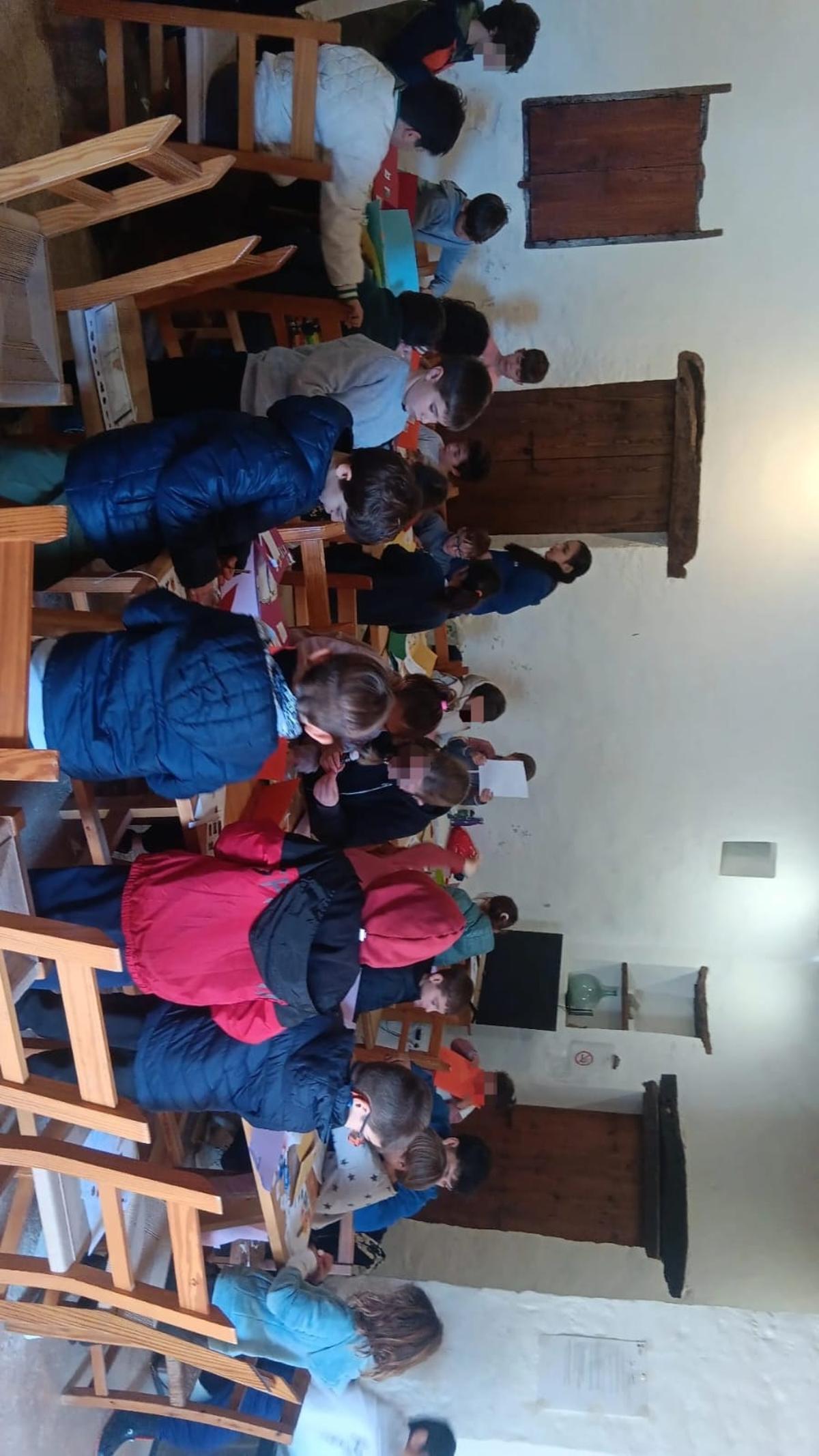 Estas son las imágenes del campamento de arqueología en Can Tomeu, programación Natura
