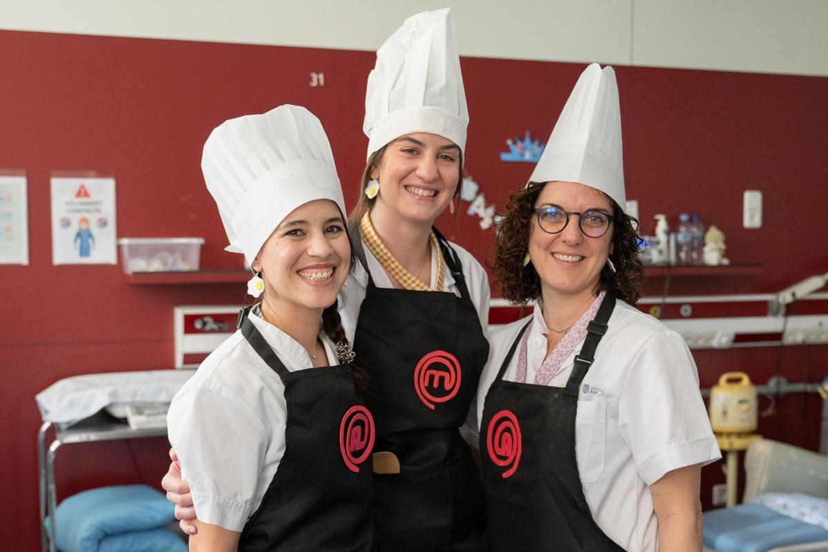 Los bebés ingresados en la UCI neonatal del Clínic se convierten en pequeños cocineros por Carnaval