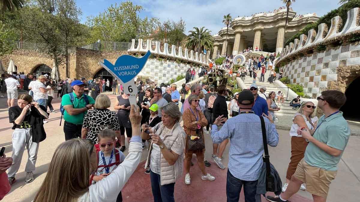 Turistas en el parque Güell de Barcelona