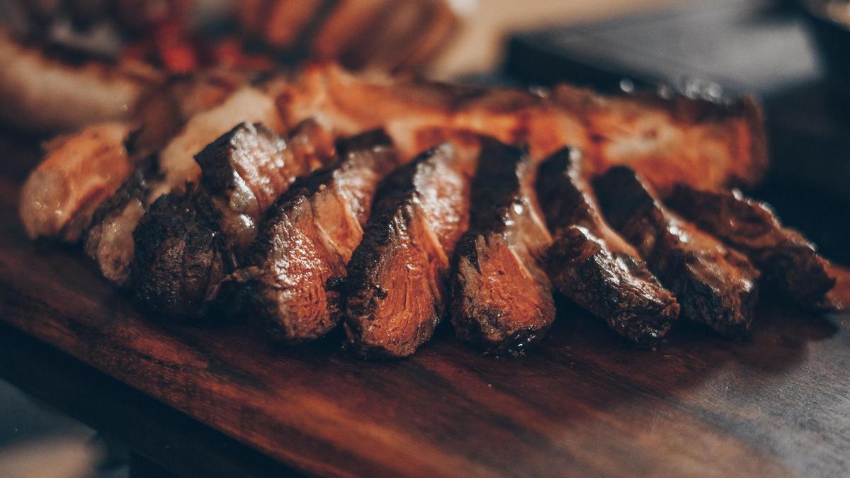 La carne hecha es más seca que la poco hecha.