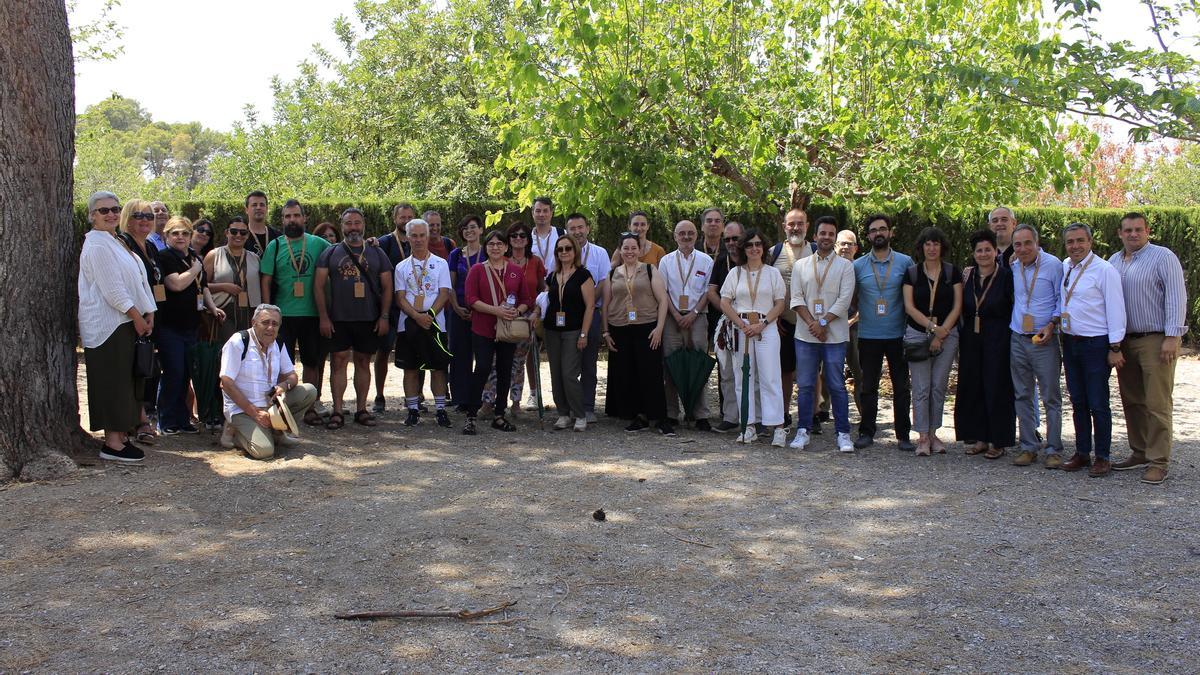 Participantes en la &quot;ruta&quot; de proyectos sociales de la Fundació Horta Sud.