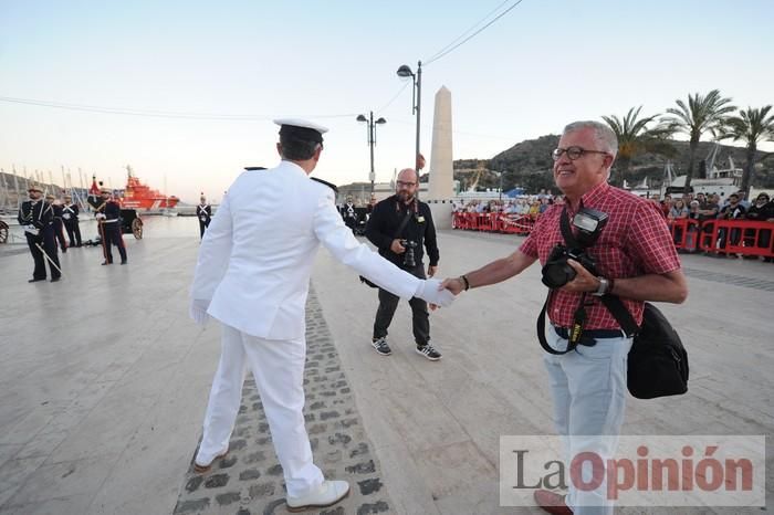 Arriado Solemne de Bandera en el puerto de Cartagena