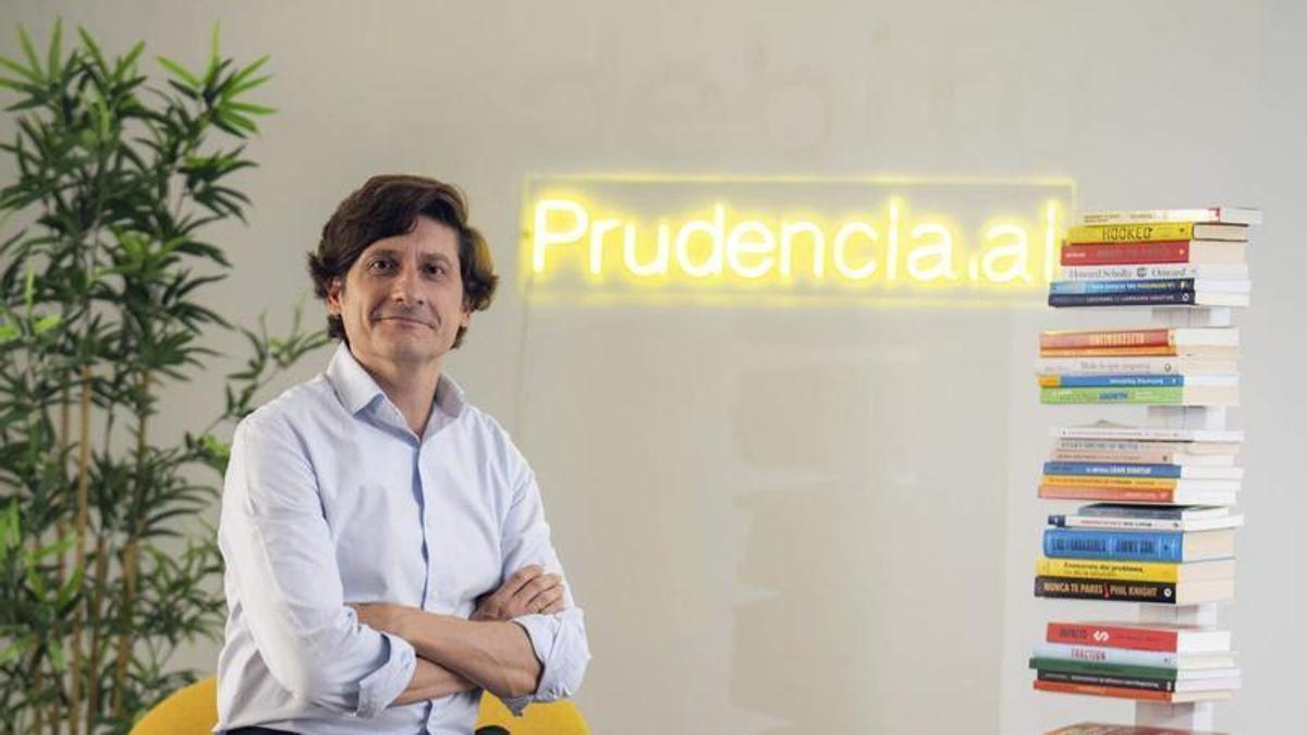 La ‘start-up’ que desafia ChatGPT amb una IA per a advocats