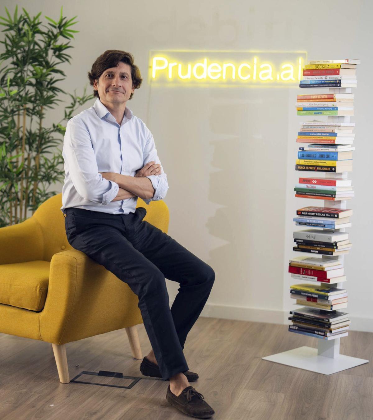 La ‘start-up’ que desafia ChatGPT amb una IA per a advocats
