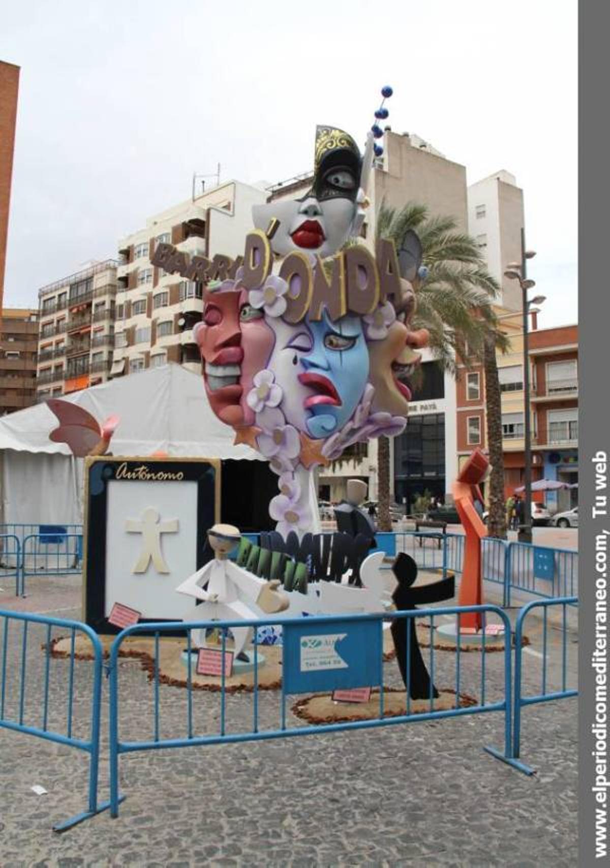 Las reinas falleras de Burriana visitan los monumentos