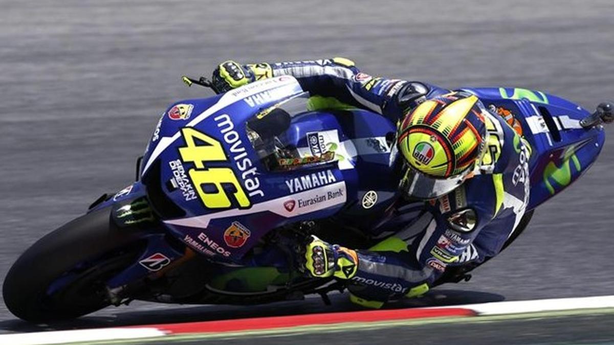 Valentino Rossi aventaja en 12 puntos a su compañero en Yamaha, Jorge Lorenzo