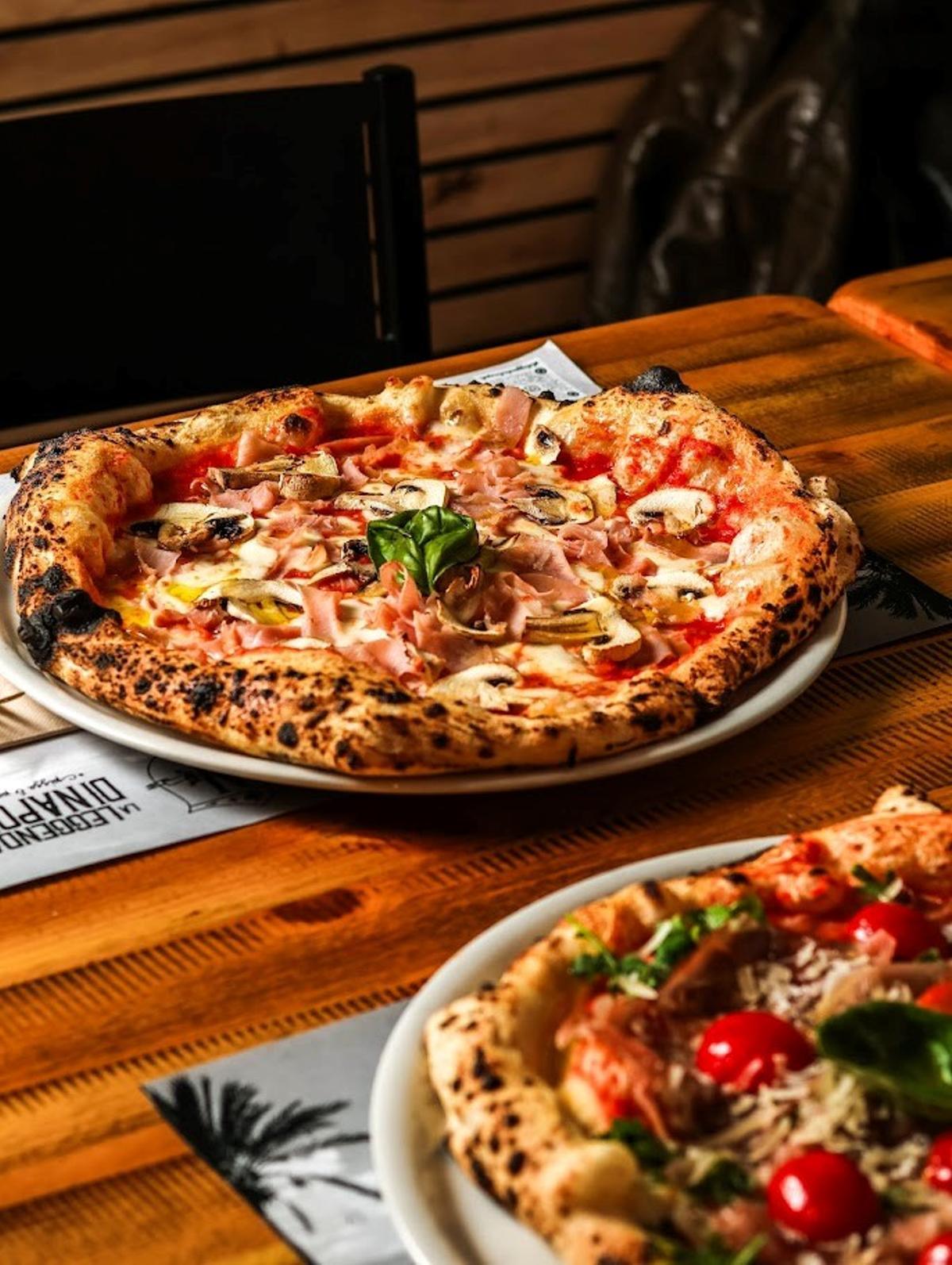 Una pizza de La leggenda di Napoli, a Lloret de Mar.