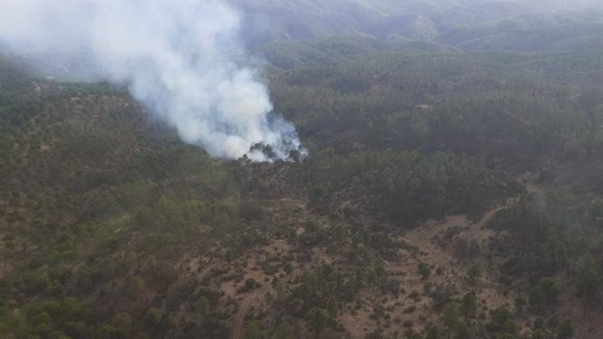 Imagen del fuego en Villaviciosa, tomada del Twitter del Infoca.