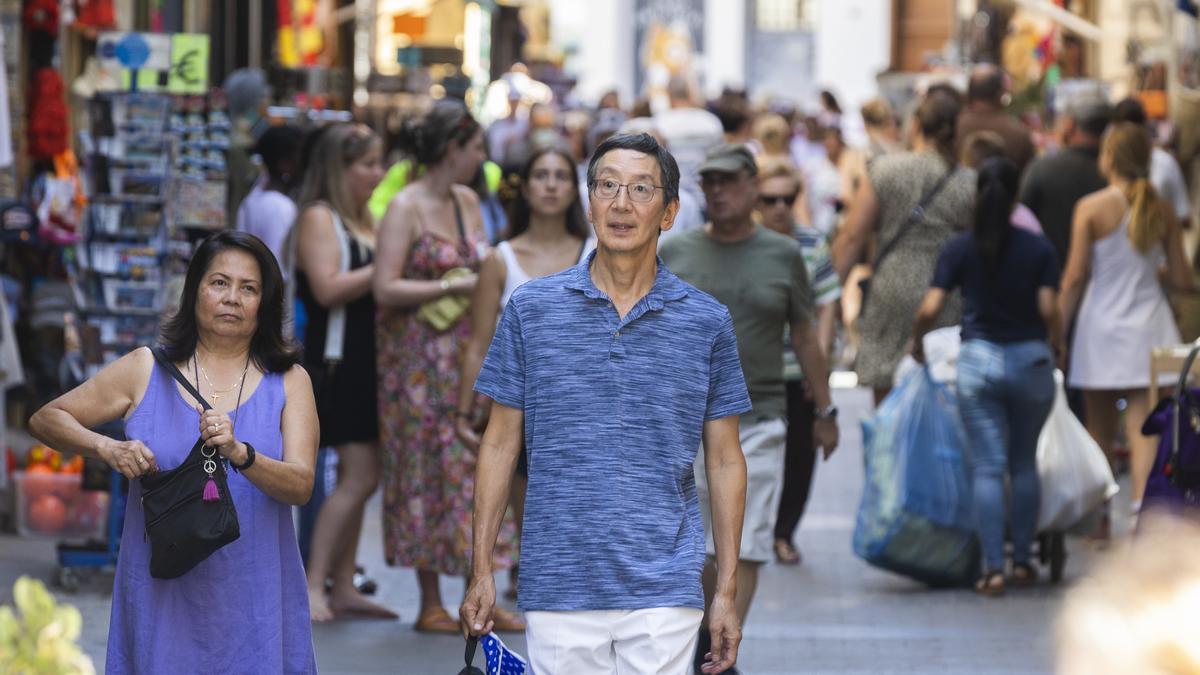 Turistas internacionales por Valéncia a finales del pasado mes de agosto.