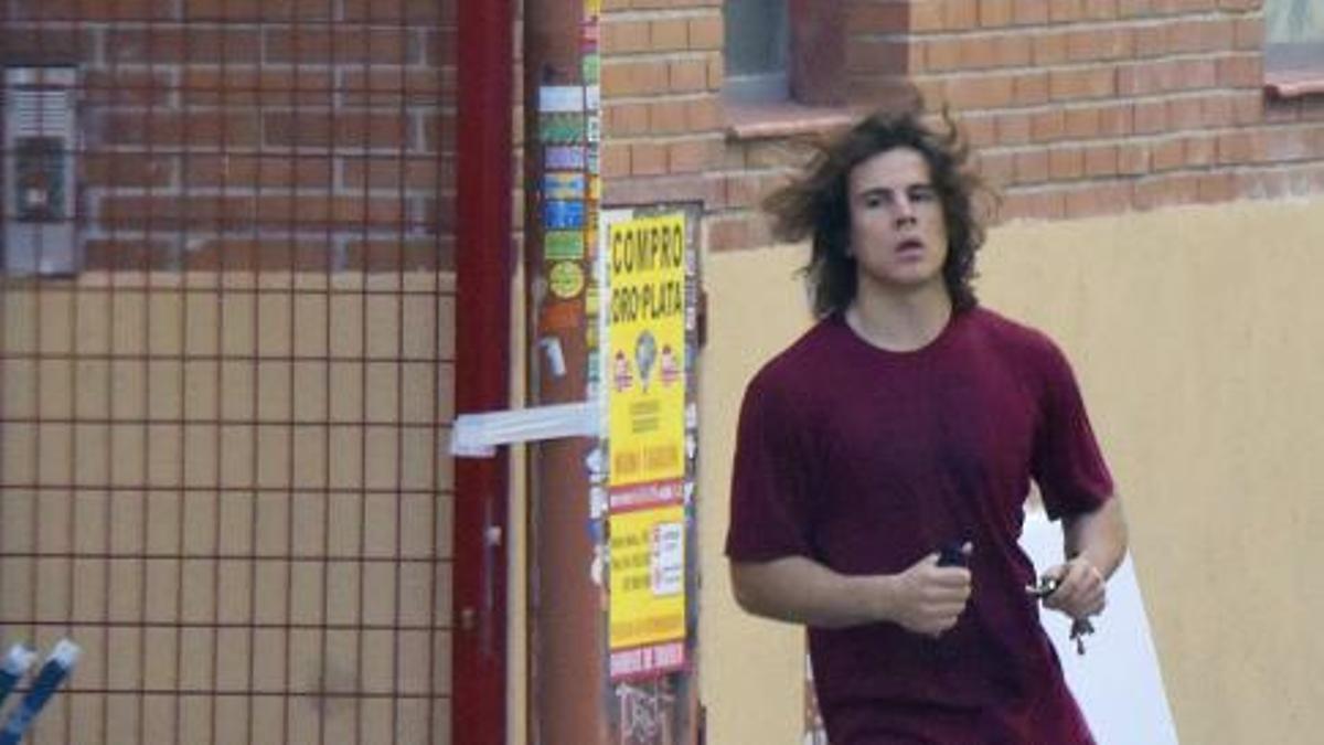 Daniel Sancho, durante una mudanza de su padre antes del crimen de Edwin Arrieta