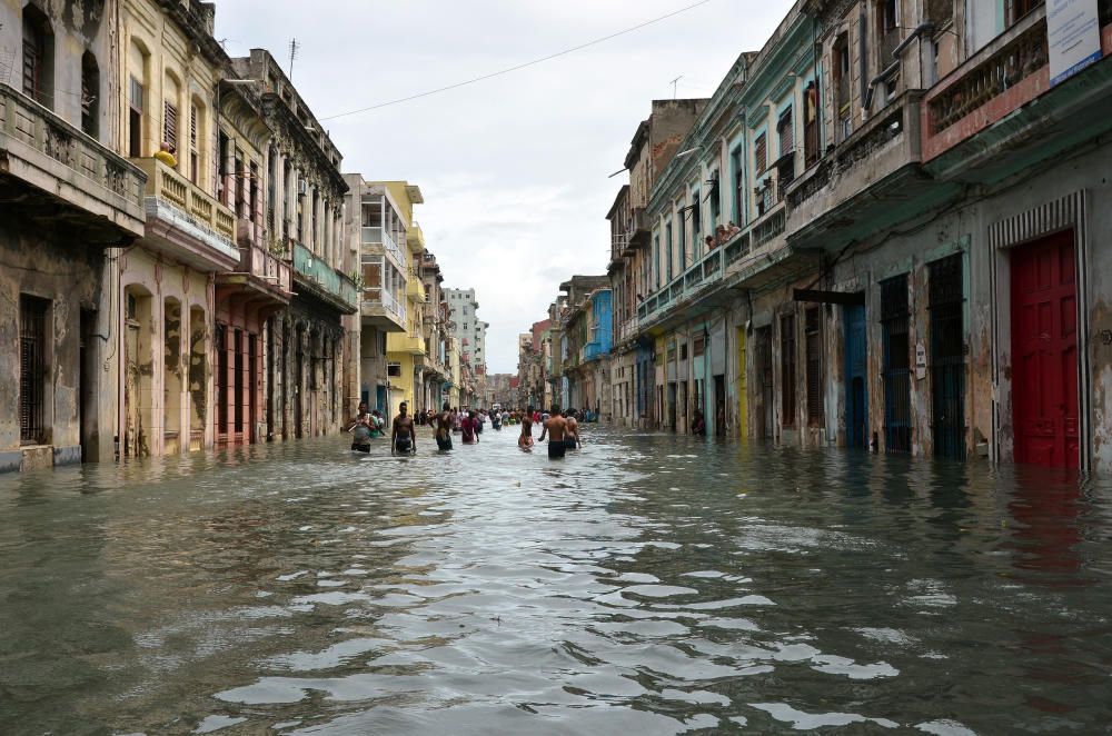 Irma inunda las calles de La Habana