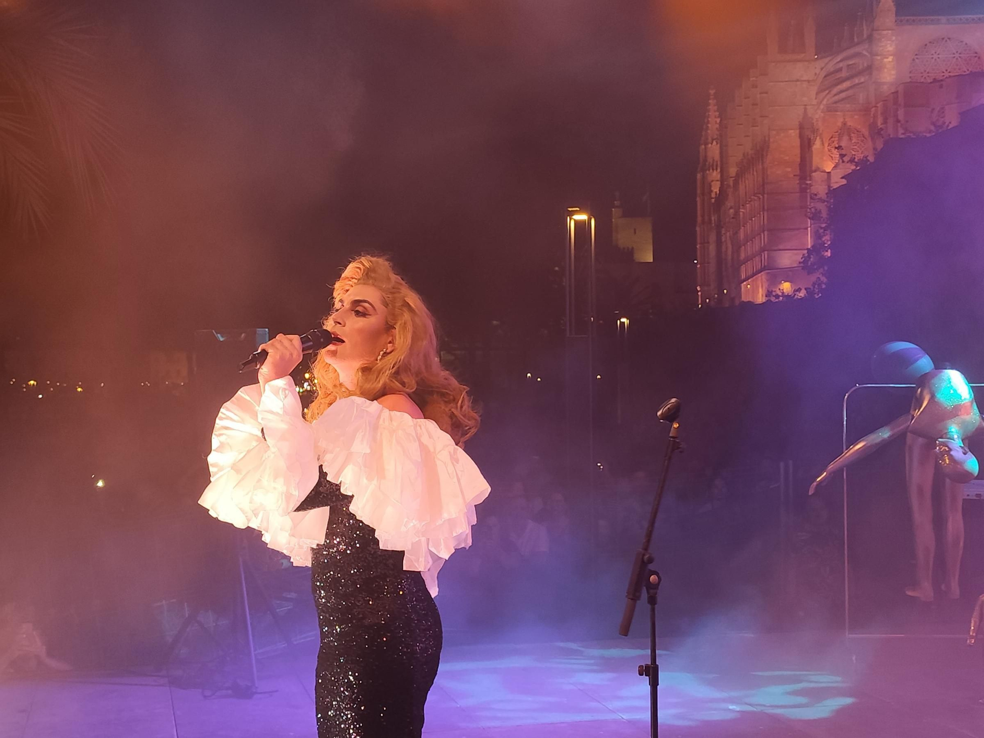 El Parc de la Mar vibra con la fiesta del Flexas: Antònia Font, la gran sorpresa de la noche
