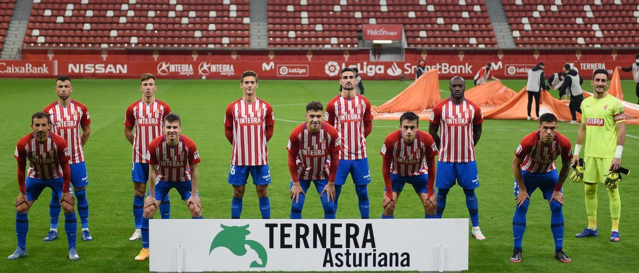 Formación del Sporting que el enfrentó al Rayo Vallecano esta temporada.