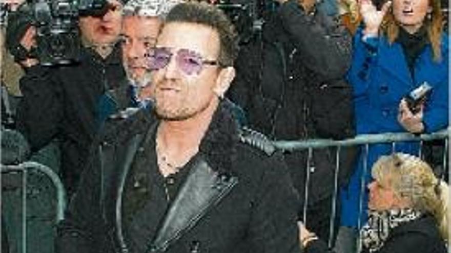 Bono, dels U2, ha estat una de les estrelles participants a la gravació