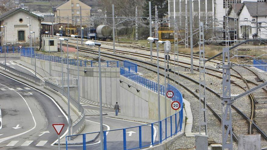 Vías en la estación de tren de O Barco de Valdeorras.