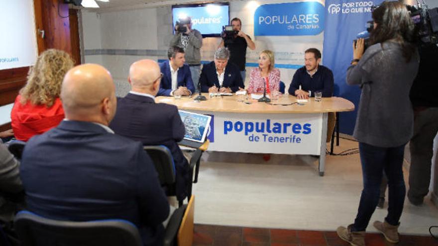 Los alcaldes del PP rechazan la propuesta del Gobierno de Canarias para los presupuestos