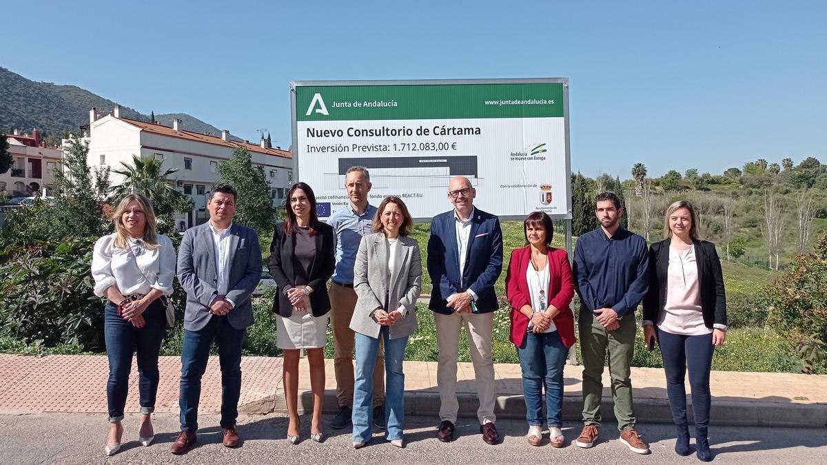 La delegada de la Junta de Andalucía, Patricia Navarro visitó la parcela del nuevo centro salud de Cártama en abril de 2022.