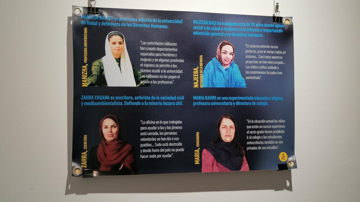 La historia de cuatro mujeres afganas, en uno de los paneles de la muestra