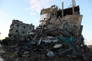 Més de 30 palestins morts, entre ells un periodista i la seva família, pels bombardejos israelians a Gaza