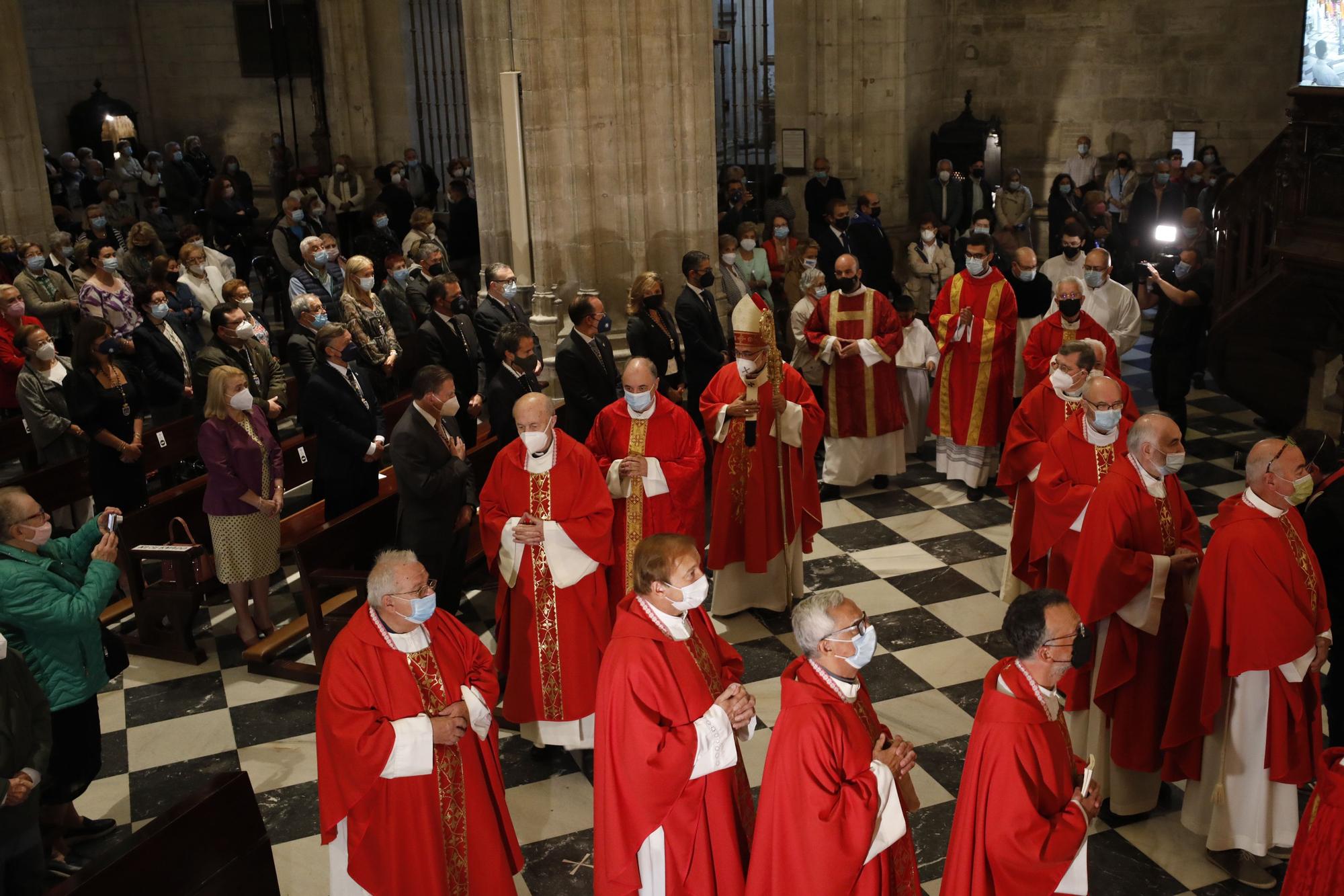 Sancta normalidad: la Catedral de Oviedo cierra el Jubileo con una misa multitudinaria