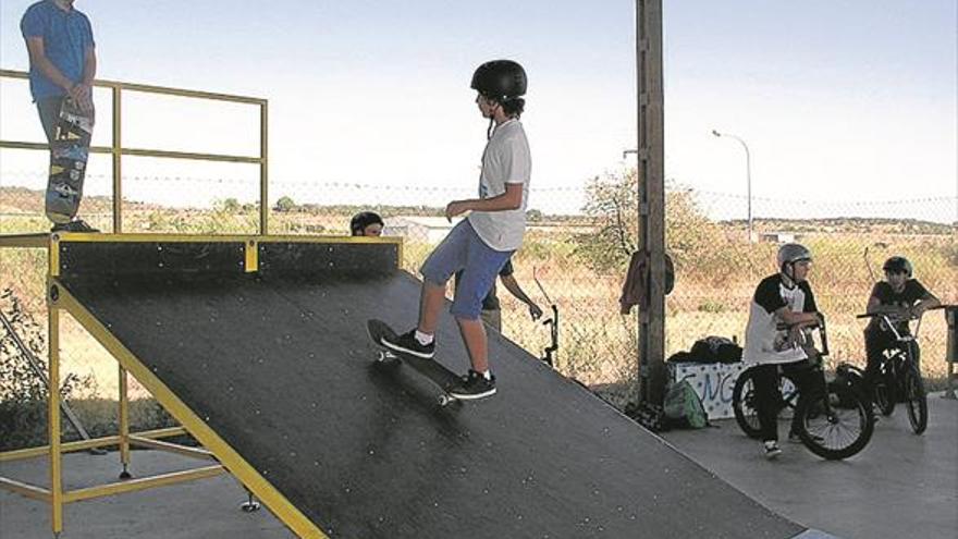 El Espacio para la Creación Joven pone en marcha la Escuela de BMX y Skate