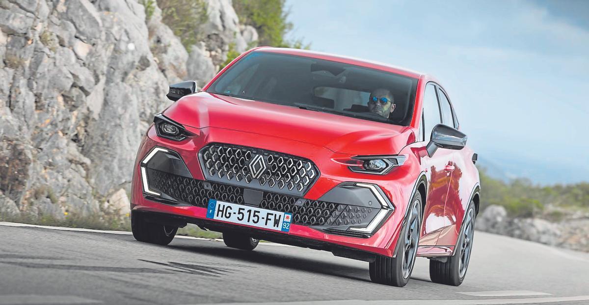 El Renault Clio se ha potenciado en todos los aspectos, incluyendo su gama de motorizaciones.