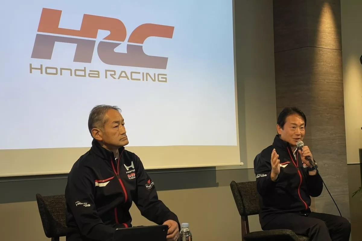 Los jefes de Honda, en rueda de prensa