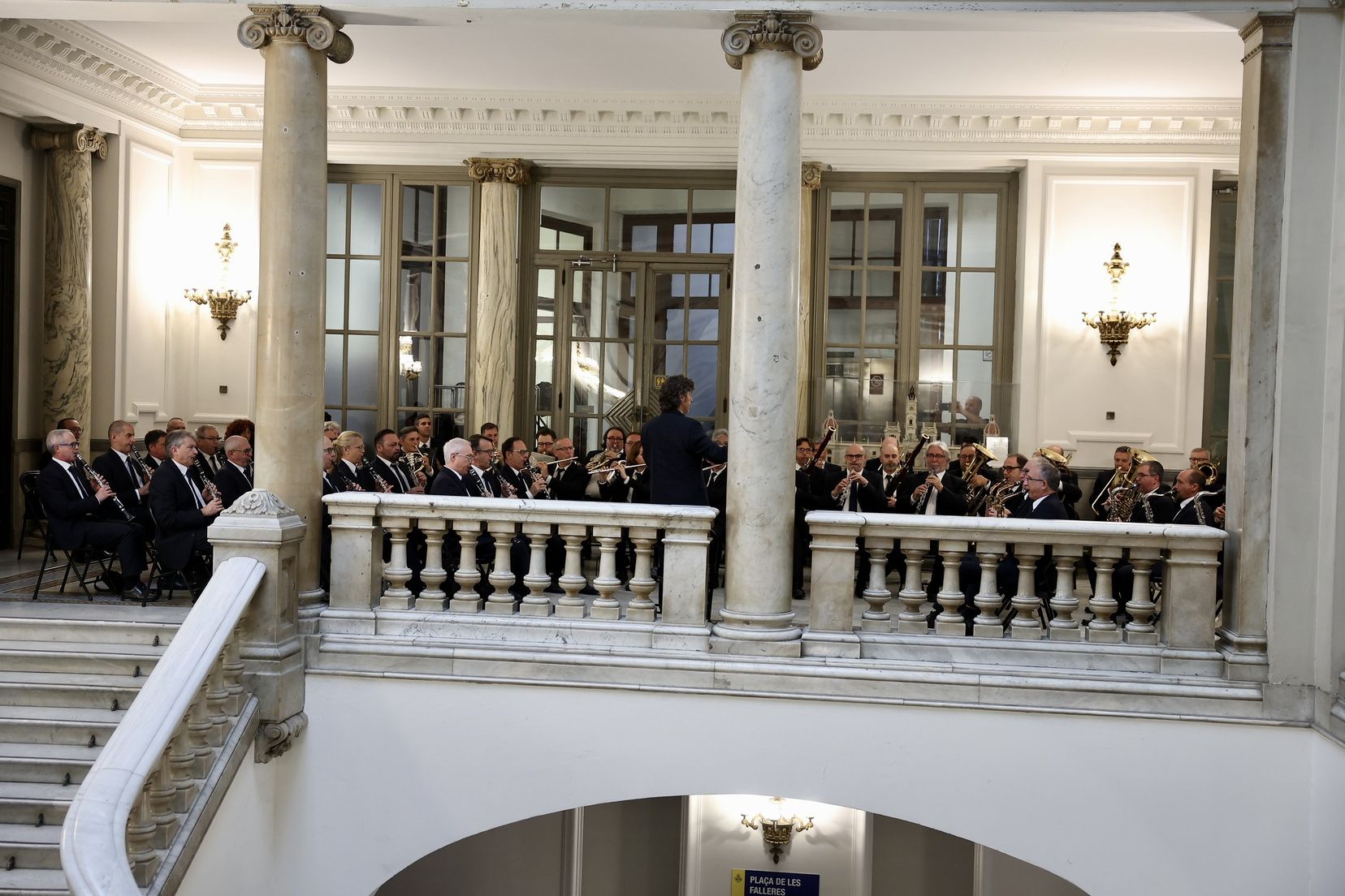 Balcón y "mocaorà" en la despedida de Berta Peiró y la corte 2025