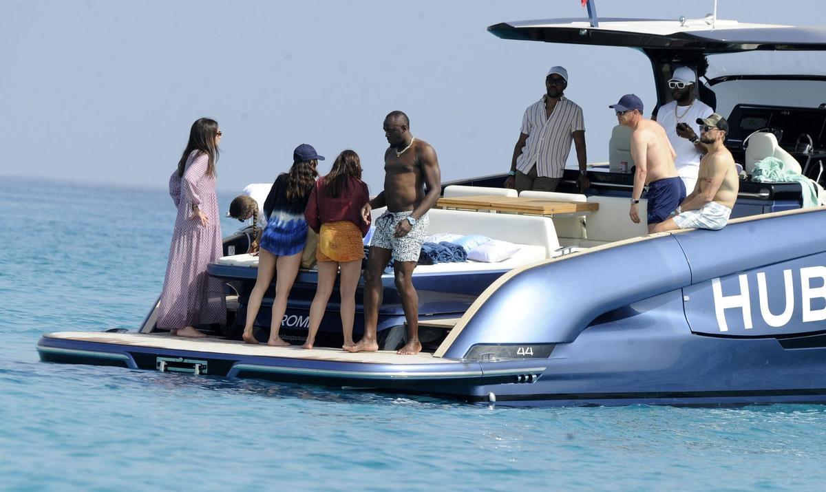 El exatleta jamaicano Usain Bolt disfruta del mar y la noche de Ibiza y Formentera