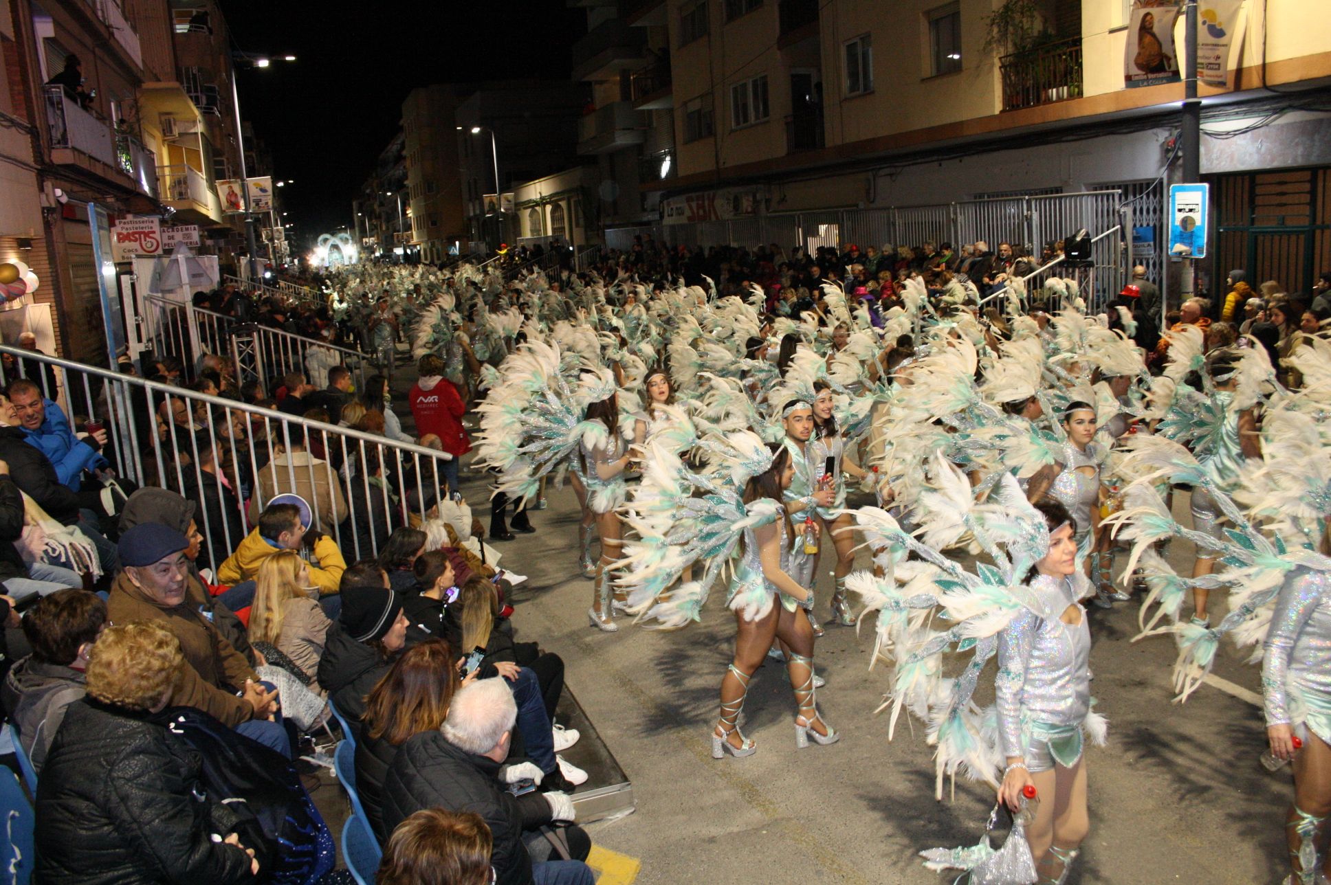 Macrogalería de fotos del primer gran desfile del Carnaval de Vinaròs