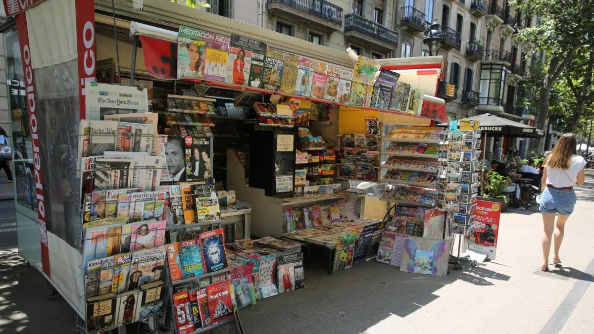 Uno de los 80 quioscos que hay en el Eixample, en la Gran Via con Aribau